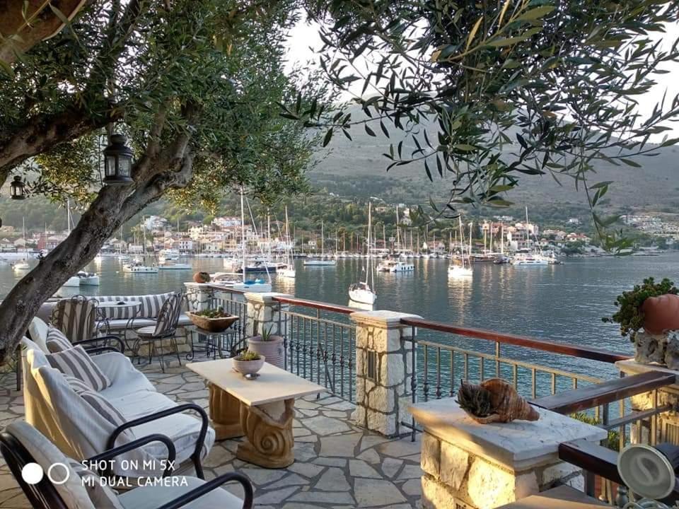 Waterside Apartments Agia Efimia Extérieur photo