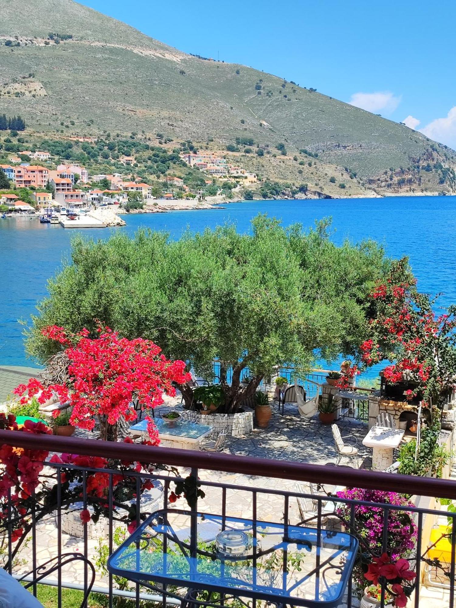 Waterside Apartments Agia Efimia Extérieur photo